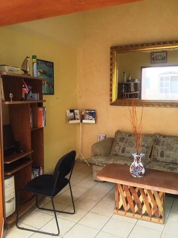 Residencia Los Angeles Panzió Guadalajara 3*,